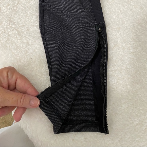 Lululemon Ankle Zip Compression Leggings Sz 4 - Picture 7 of 11